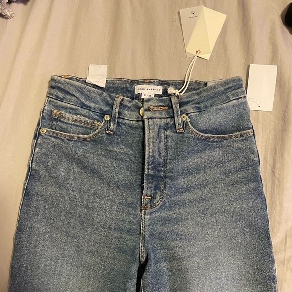 Good American Jeans - Picture 4 of 10